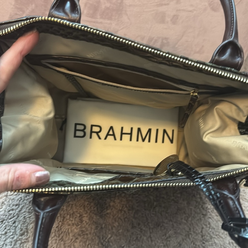 Brahmin Caroline in Hunter Amaya - Picture 3 of 5